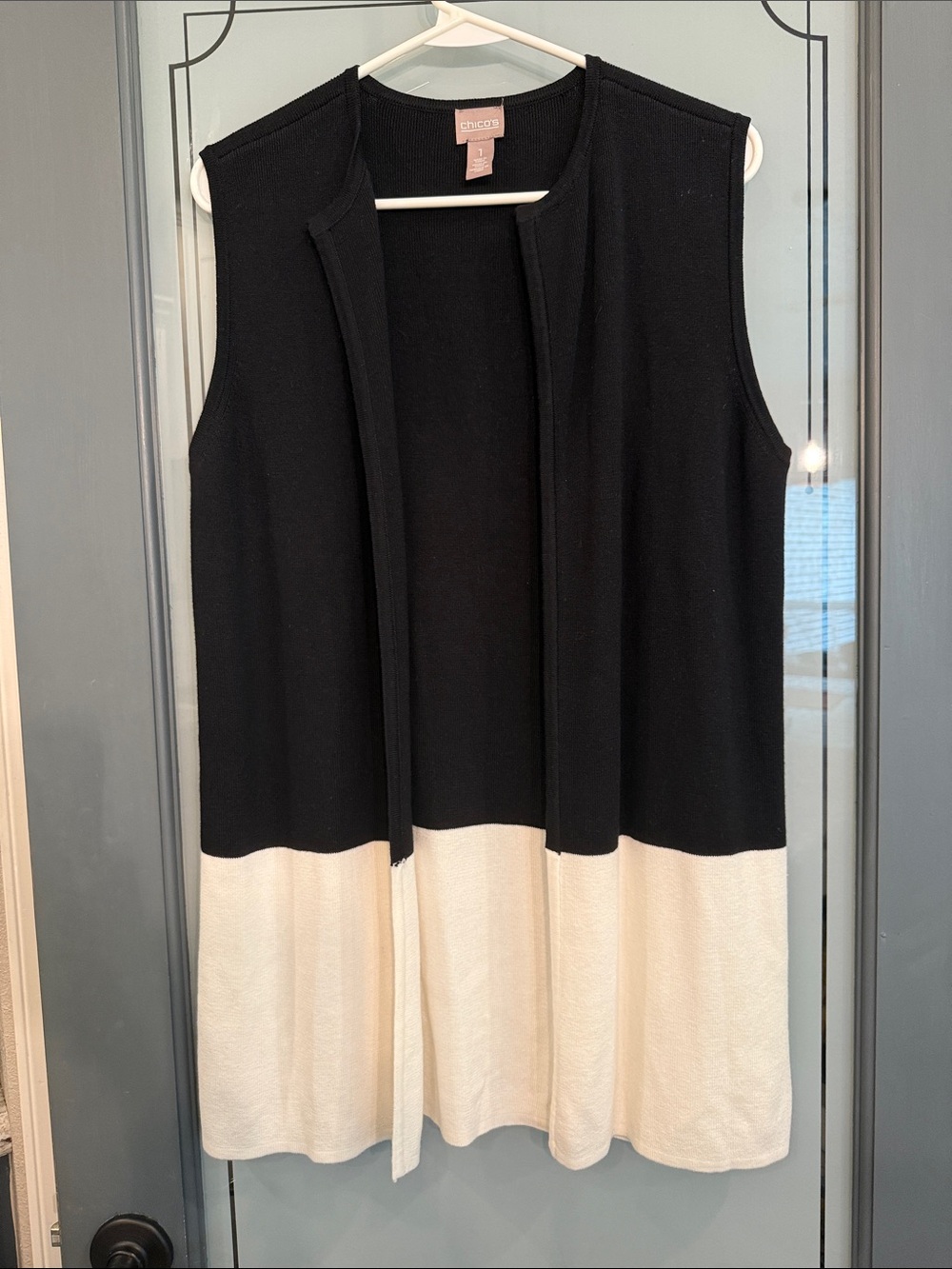 Chico's Black and Cream Open-Front Colorblock Vest, 8/10